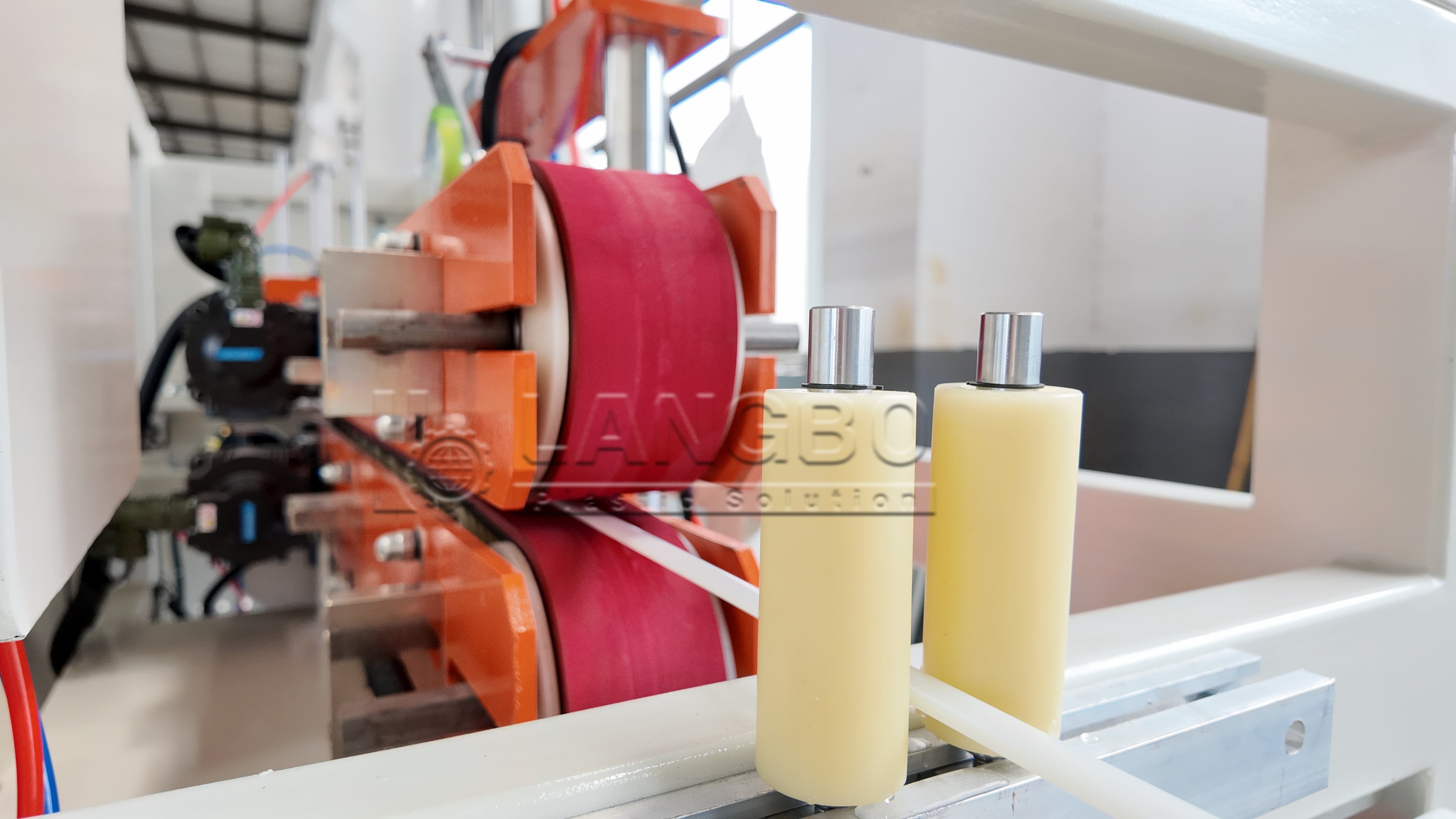 τελευταία εταιρεία περί Stable PC Light Tube Manufacturing Achieved with Extrusion Line in Israel LED Industry