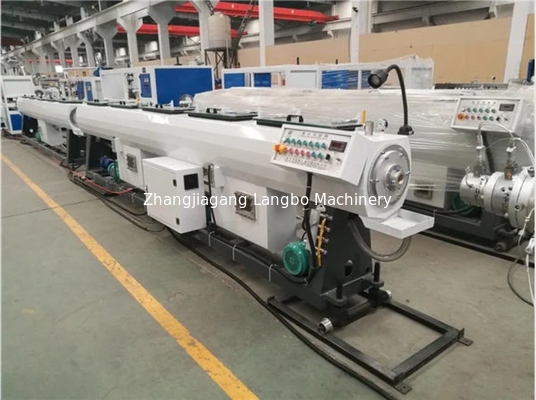 Η γραμμή εξώθησης σωλήνων PVC 50-200mm / μηχανή κατασκευής σωλήνων PVC / γραμμή παραγωγής σωλήνων PVC