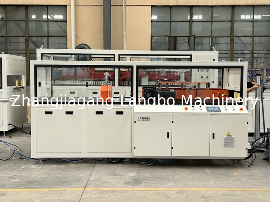 Γραμμή εξώθησης σωλήνων PVC αερόψυξης με την αναλογία 30:1 L/D και τη δύναμη μηχανών 37KW