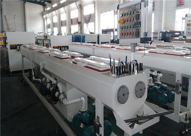 150KG/High γραμμή εξώθησης σωλήνων PVC ικανότητας με το ελεύθερο τέμνον σύστημα σκόνης/τσιπ