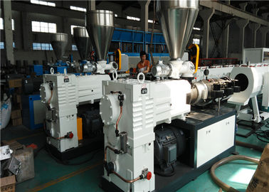 150KG/High γραμμή εξώθησης σωλήνων PVC ικανότητας με το ελεύθερο τέμνον σύστημα σκόνης/τσιπ
