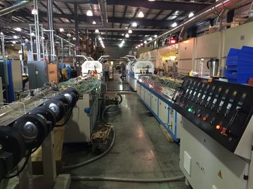 Προσαρμόσιμη γραμμή εκτόξευσης προφίλ PVC χαμηλού θορύβου υψηλής αποτελεσματικότητας