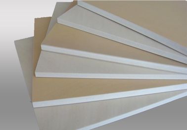 Ηλεκτρονική μηχανή εκτόξευσης για την κατασκευή πλαστικών πλακών