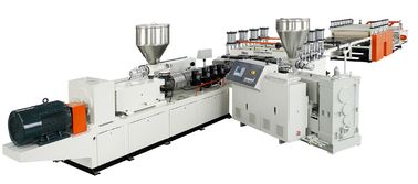 1220 X 2440mm WPC/διπλό δευτερεύον ξεφλούδισμα γραμμών εξώθησης πινάκων αφρού PVC