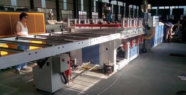 Διπλή βιδών PVC αφρού πινάκων εξώθησης ικανότητα παραγωγής γραμμών 600kg/H υψηλή