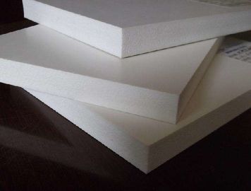 380V γραμμή εξώθησης πινάκων αφρού PVC για τη βιομηχανία διακοσμήσεων αρχιτεκτονικής