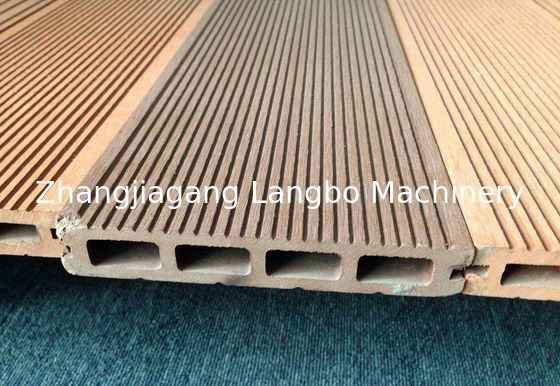 Μηχανή κατασκευής γραμμής παραγωγής WPC WPC Decking Flooring Post Composite Profile