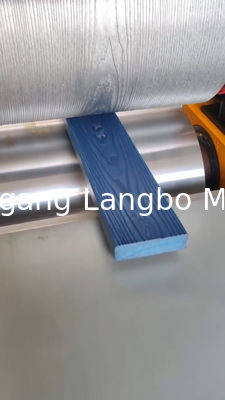 Μηχανή κατασκευής σύνθετης επιφάνειας από πλαστικό ξύλο / μηχανή ανάγλυψης