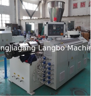 Μεγάλη ταχύτητα Pvc Pipe Extruder Machine για την παροχή νερού σωλήνα Twin βίδα και βαρέλι σχεδιασμό