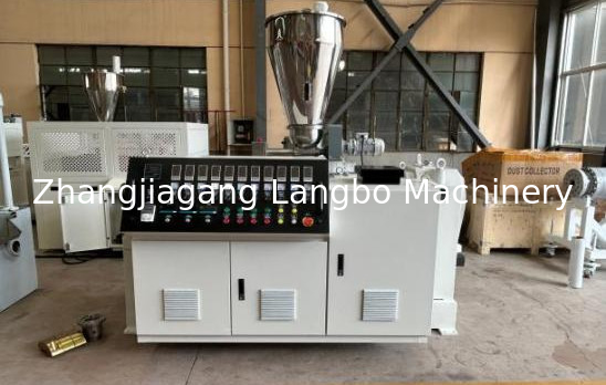 55KW κινητήρα ισχύς PVC Profile Extruder για ομαλή ακριβή εξάτμιση προφίλ