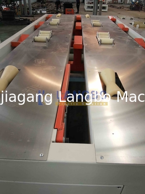 Πλαστικό PVC CPVC UPVC Σωλήνας Αγωγού Νερού Ηλεκτρικού Ρεύματος Σωλήνας Εξώθησης Γραμμής Παραγωγής Μηχανή με Εξωθητήρα Απομάκρυνση Κοπή