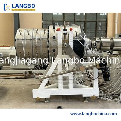 Η γραμμή παραγωγής σωλήνων PVC υψηλής παραγωγής και παραγωγικότητας