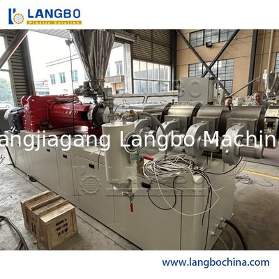 Η γραμμή παραγωγής σωλήνων PVC υψηλής παραγωγής και παραγωγικότητας