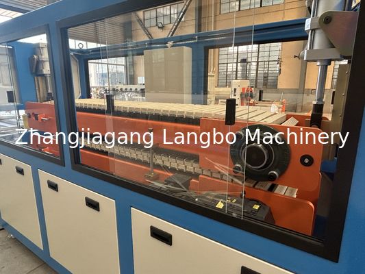 Κωνικό διπλό βίδα πλαστικό baseboard εκτόξευση PVC Profiles Extruder παραγωγή γραμμή κατασκευής μηχανή