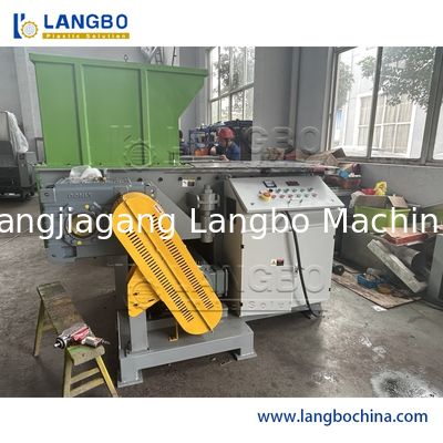 Μηχανή Τεμαχισμού Μεγάλων Πλαστικών Δεξαμενών Μίας Σειράς Άξονα για Τεμαχισμό Παλετών Απορριμμάτων Πλαστικών Κουβάδων HDPE