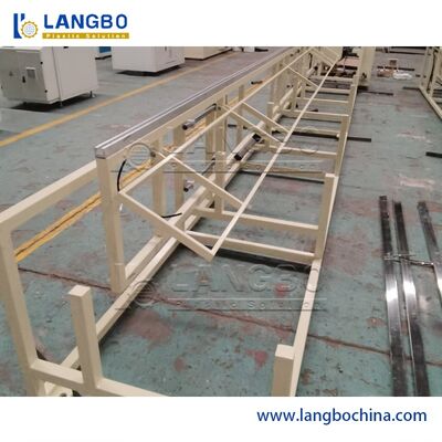 γραμμή εξώθησης σχεδιαγράμματος PVC 300mm με τον κωνικό διπλό εξωθητή βιδών