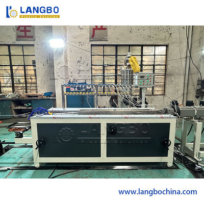 55KW κινητήρα ισχύς PVC Profile Extruder για ομαλή ακριβή εξάτμιση προφίλ