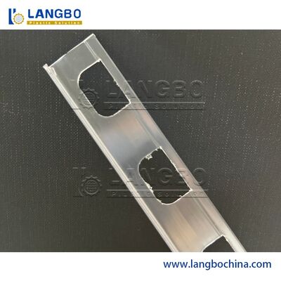 55KW κινητήρα ισχύς PVC Profile Extruder για ομαλή ακριβή εξάτμιση προφίλ