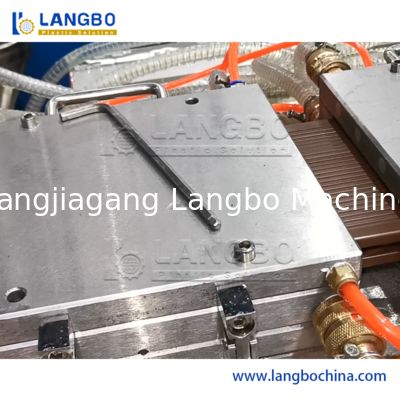 Δημοφιλής εύκολη χρησιμοποιημένη WPC σχεδιαγράμματος εξώθησης κατανάλωση ενέργειας γραμμών μικρή