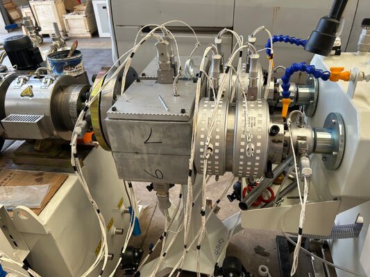 Μηχανή εκχύλισης πλαστικών πλαστικών εξοπλισμού PVC PP PE Pipe Extruder PVC μηχανή κατασκευής σωλήνων