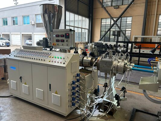 Μηχανή κατασκευής σωλήνων από πλαστικό PVC