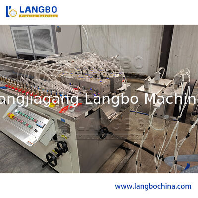 Μηχανή κατασκευής προφίλ προστασίας καλωδίων από καλώδιο PVC με συσκευή τρύπησης