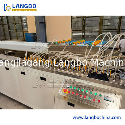 PP PE Wood Plastic Composite WPC Decking Wall Cladding Panel Profile Extrusion Machine/PVC Window and Door Profile Door Panel Extruder Machine Production Line (Παγκόσμια Εταιρεία Κατασκευής Πίνακα Εξωτερικής Εικόνας)