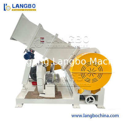 Δυνατή κατακόρυφη πλαστική θρυμματομηχανή για σωλήνες PVC PP HDPE LDPE PE Pet Bottle Crushing με παραγωγική ικανότητα 100-2000kg/h