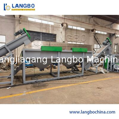 Γραμμή Ανακύκλωσης PET Χωρητικότητας 300-5000kg/H με Μέγεθος Νιφάδας 14mm και Τάση 380V για Ανακύκλωση Φιαλών PET