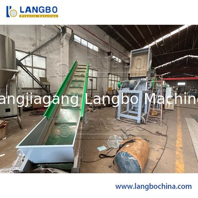 Γραμμή Ανακύκλωσης PET Χωρητικότητας 300-5000kg/H με Μέγεθος Νιφάδας 14mm και Τάση 380V για Ανακύκλωση Φιαλών PET