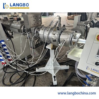 Χαμηλού θορύβου γραμμή 3 εξώθησης σωλήνων 2063mm PPR κατασκευή σωλήνων στρώματος PPR Glassfiber