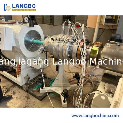 Линия экструзии ПВХ труб и машина для их изготовления