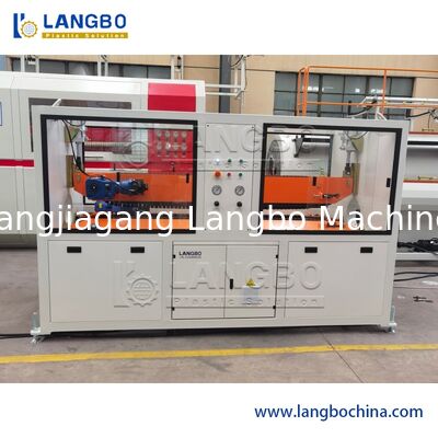 Μεγάλη ταχύτητα Pvc Pipe Extruder Machine για την παροχή νερού σωλήνα Twin βίδα και βαρέλι σχεδιασμό