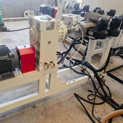 Υψηλής ακρίβειας γραμμή εκτόξευσης PVC για κάλυψη τιμολογίων.