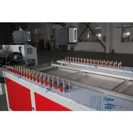 Γραμμή εξώθησης σχεδιαγράμματος PVC παραγωγής επιτροπής τοίχων/εξωθητής σχεδιαγράμματος WPC που κατασκευάζει τη μηχανή