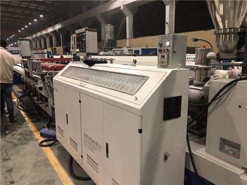 Πλαστική γραμμή εξώθησης πινάκων αφρού PVC κρουστών PE WPC PP/παραγωγή της μηχανής/της γραμμής παραγωγής