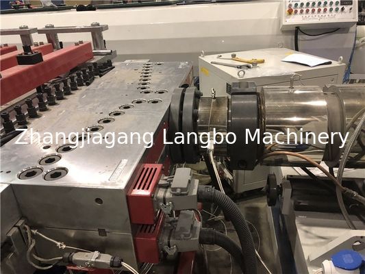 Πλαστική γραμμή εξώθησης πινάκων αφρού PVC κρουστών PE WPC PP/παραγωγή της μηχανής/της γραμμής παραγωγής